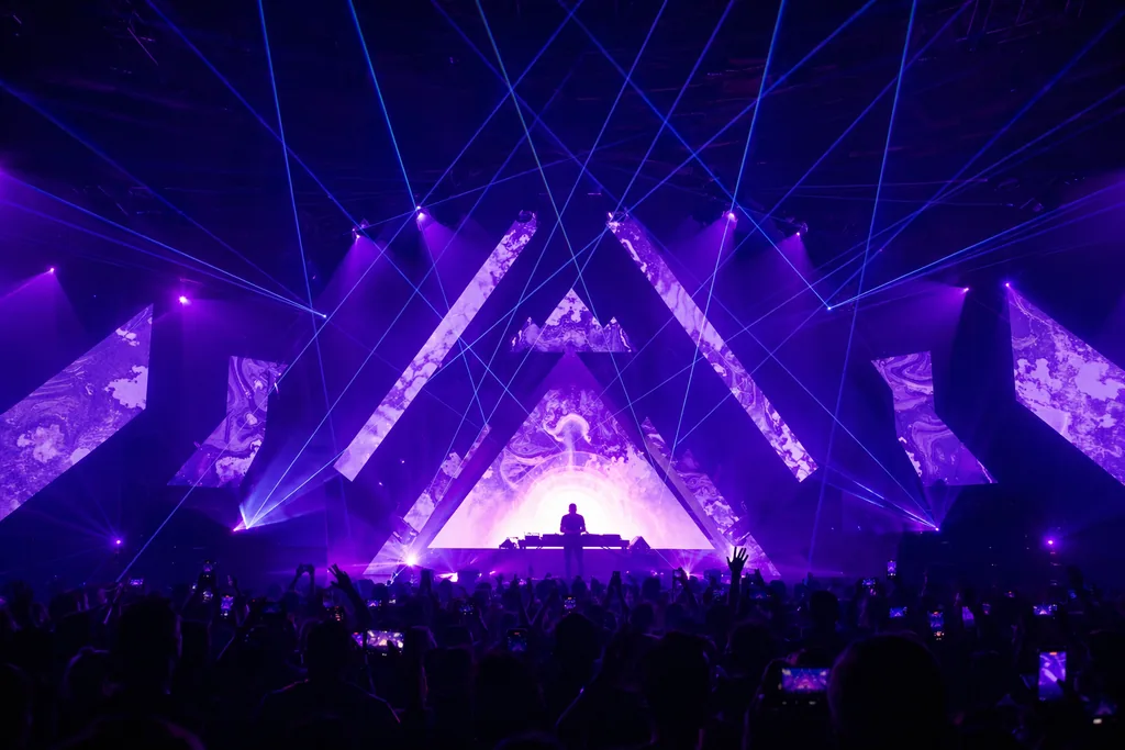 Blacklight Concert Stage preview