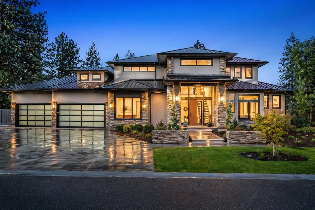 Real Estate Exterior Dusk preview